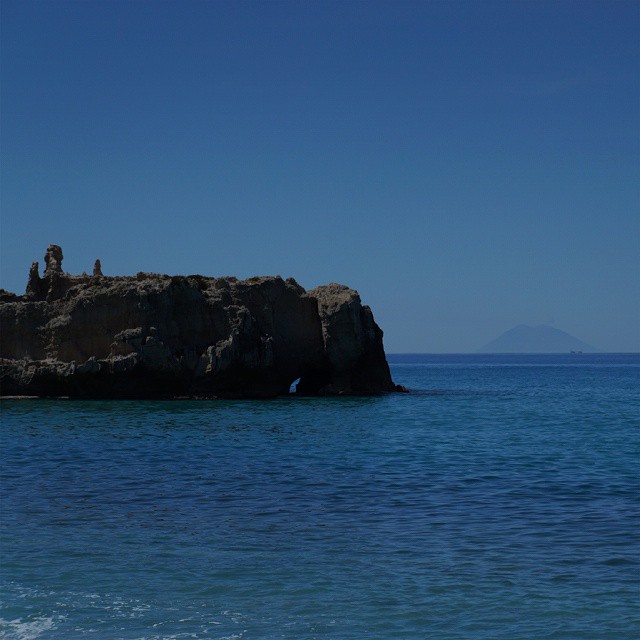 shades of blue on the rocks#panorama #pointofview #baiadiriaci #stromboli #sea #sky #rock #tropea #calabria #italia #colore_italiano #photooftheday #picoftheday #instalovers #instagood #instacool #nofilter #nofx #igers #ilovea - Instagram moment 