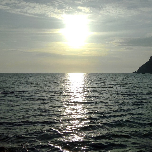 On the sea#panorama #pointofview #horizon #amazing #sea #sun #rock #grotticelle #calabria #italia #it #colore_italiano #fotoitaliane #picoftheday #orizzonte #photooftheday #bestoftheday #phototag_it #nofx #ilovea #loves_italy #lovely #ig_fotoitaliane #igersworld #loves_united_calabria #instacool #instagood #instalovers #calabriadaamare - Instagram moment 