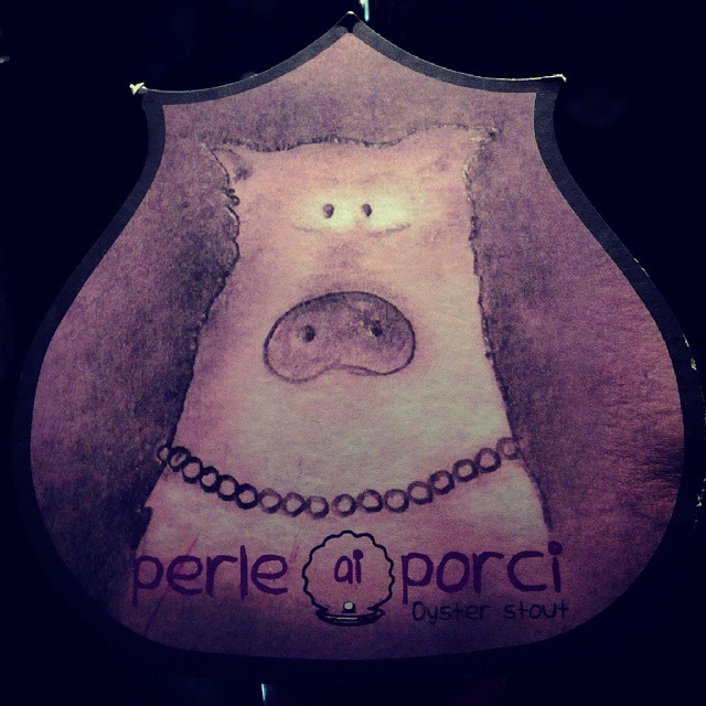 "Perle ai porci"#detail #beer #kidding #pig #piggy #perle #perleaiporci #porci #picoftheday #photooftheday #bestoftheday #instacool #instagood #wikohighway #ilovea - Instagram moment 